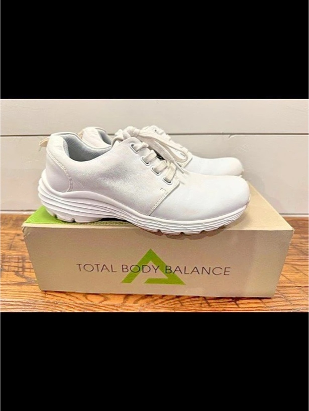 ALIGNMED Women's White Sneakers Like New